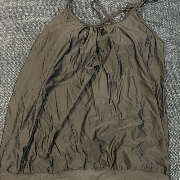 Two piece swim suit- swim shorts and tankini top - Picture 5 of 6